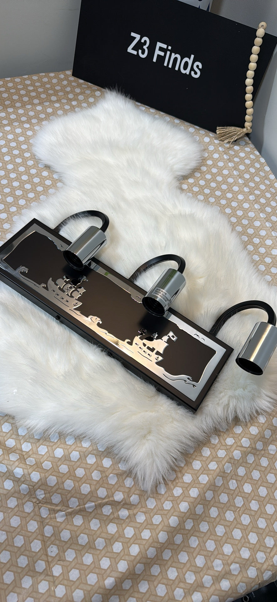 ZEYU 3-Light Vanity Light — Pirate Ship Pattern, Black & Chrome │ Z3 Grade: 🟡 Open Box – Unused
