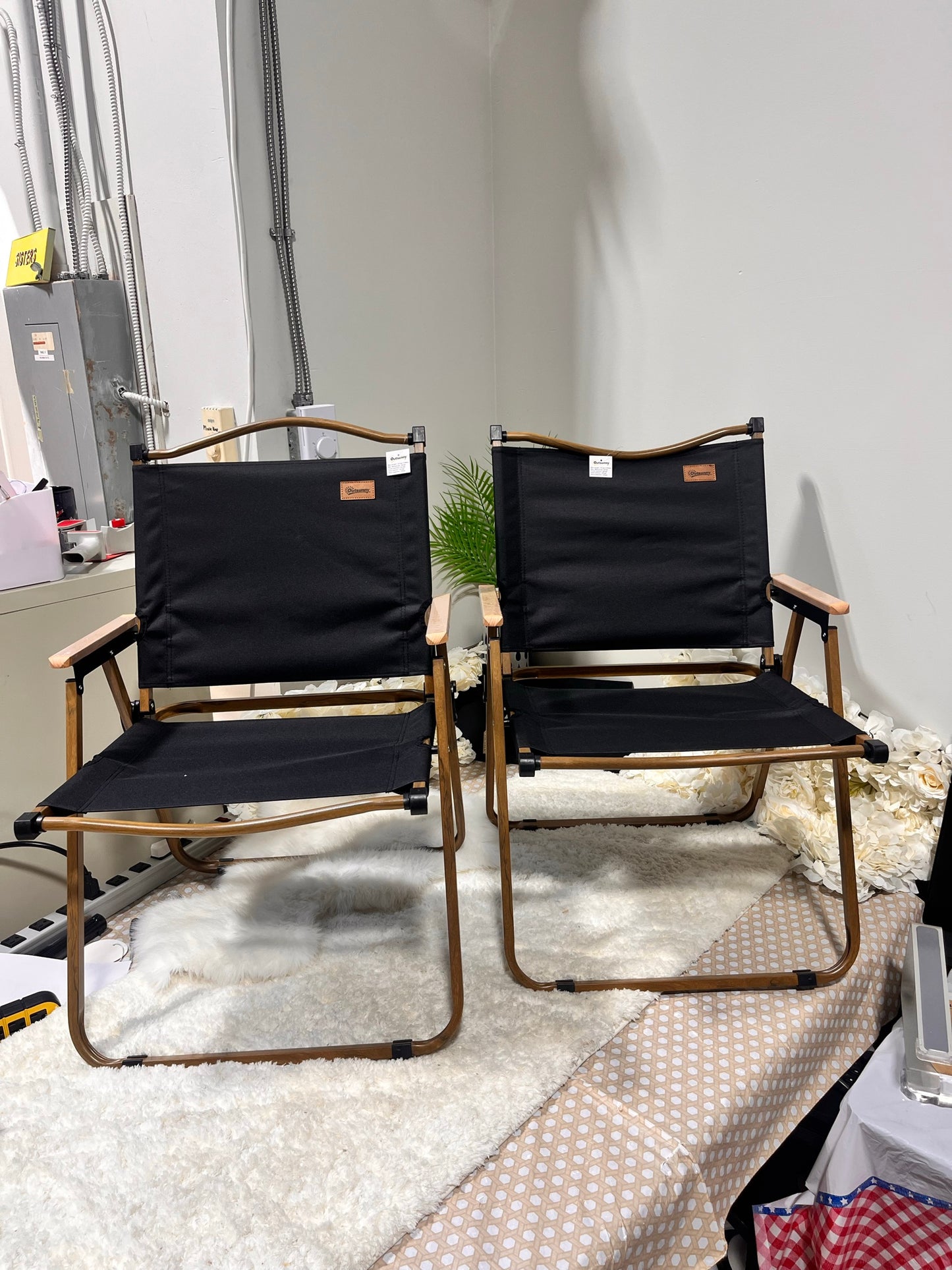 Outsunny Set of 2 Folding Camping Chairs (Wood Armrest) - Black │ 🟡 Z3 Grade: Open Box – Unused