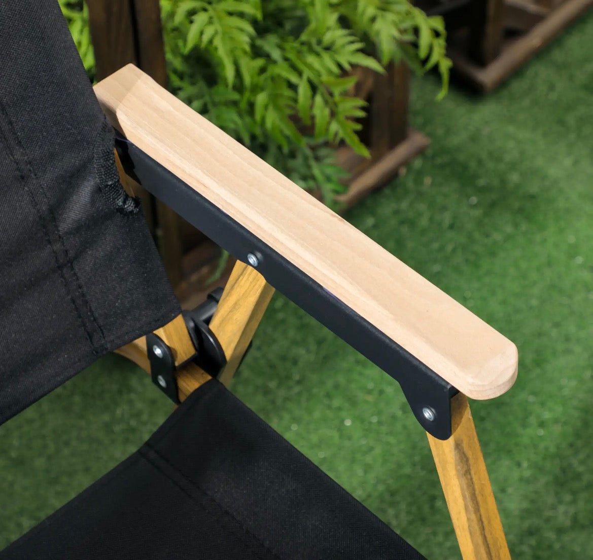 Outsunny Set of 2 Folding Camping Chairs (Wood Armrest) - Black │ 🟡 Z3 Grade: Open Box – Unused