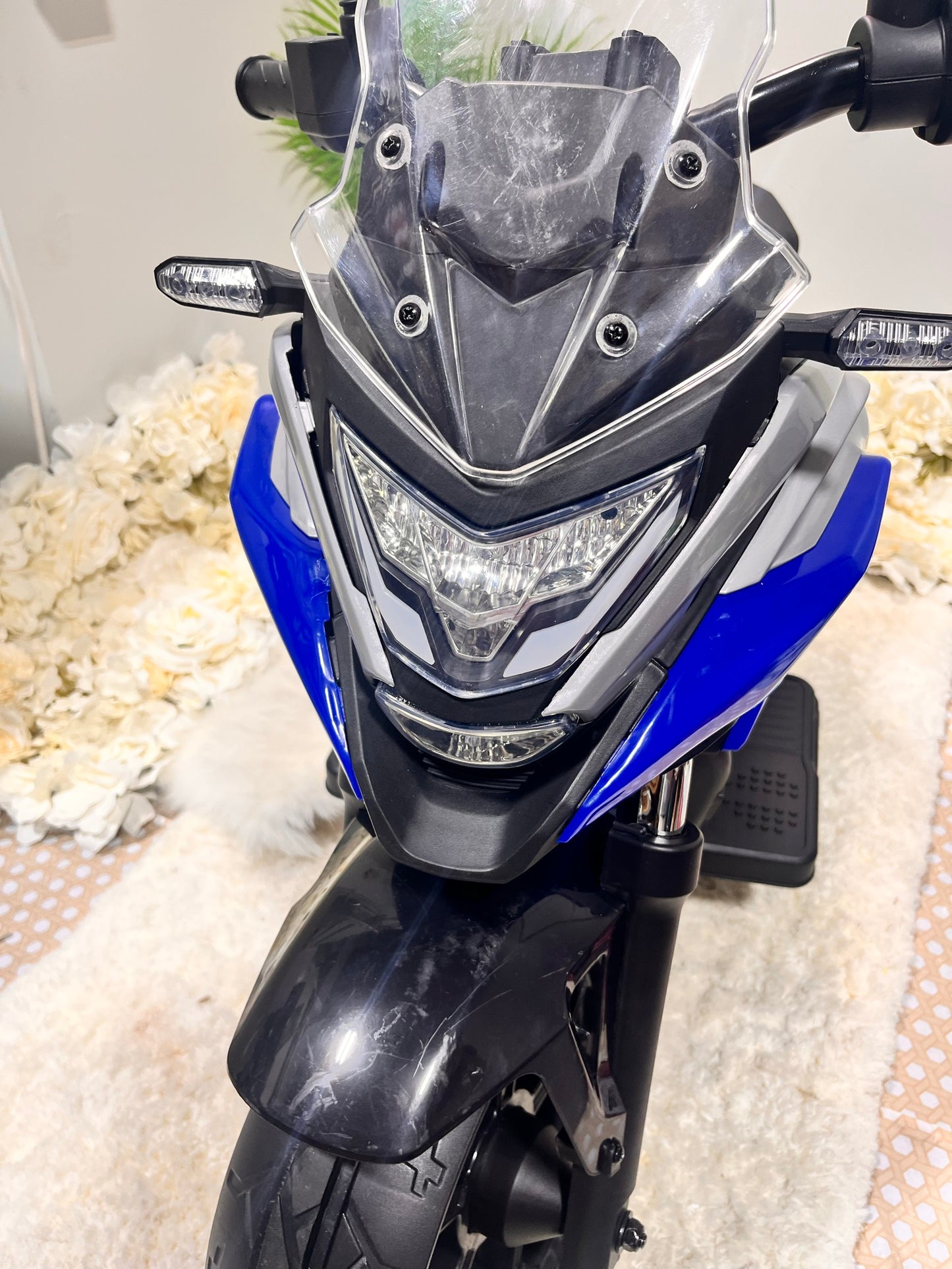Qaba Honda 12V Ride-On Motorbike - Used Once, Lights, Music, Blue │ 🟤 Z3 Grade: Value – Cosmetic Damage