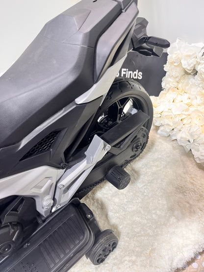 Qaba Honda 12V Ride-On Motorbike - Used Once, Lights, Music, Blue │ 🟤 Z3 Grade: Value – Cosmetic Damage