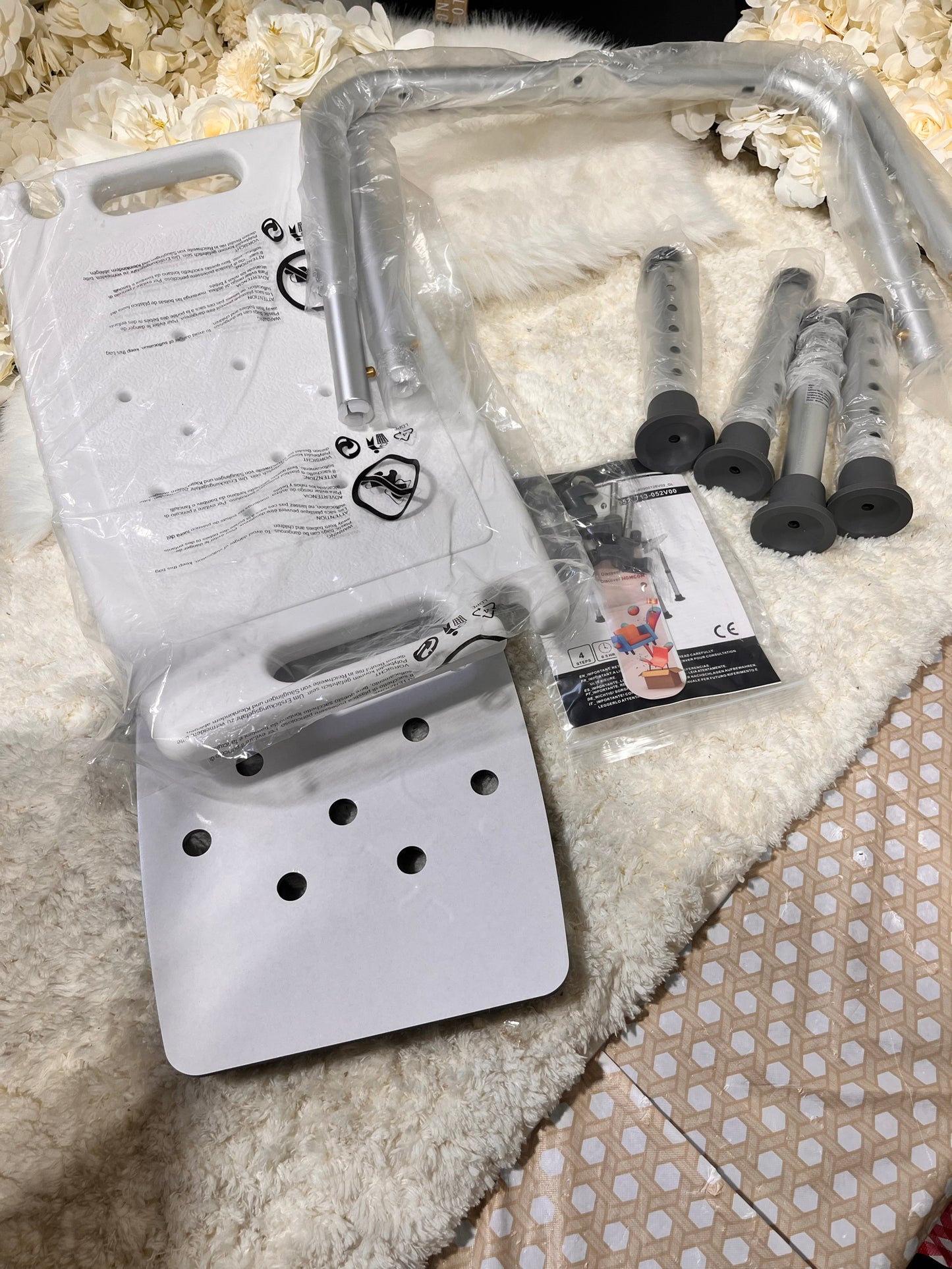 HOMCOM Adjustable Shower/Bath Chair (713-052V00GY, Grey) │ 🟡 Z3 Grade: Open Box – Unused